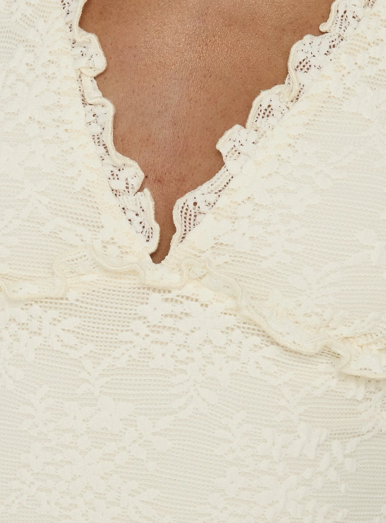 Azira Short Sleeve Frill Detail Top Cream - Image 6