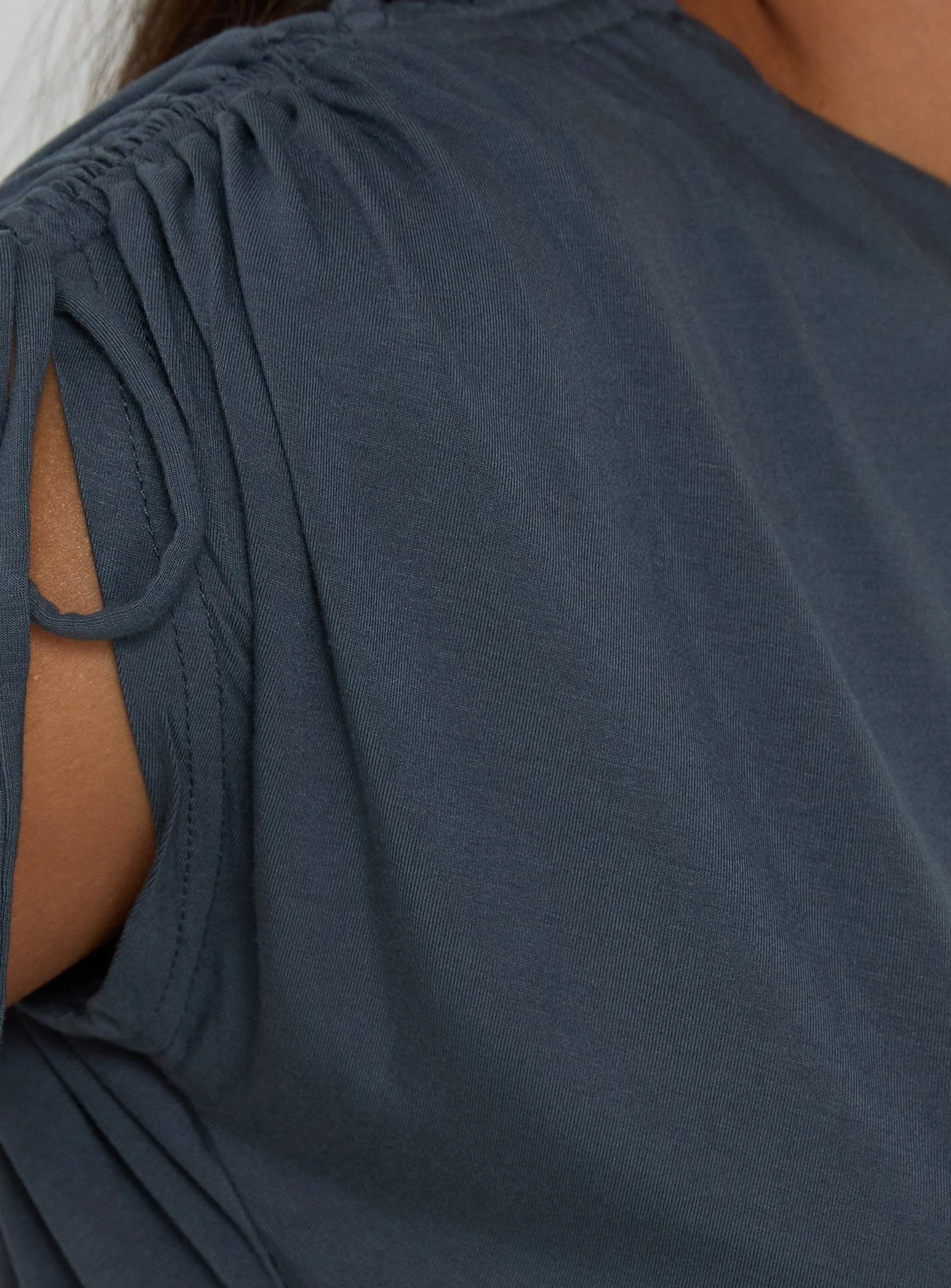Leeah Backless Top Navy - Image 6