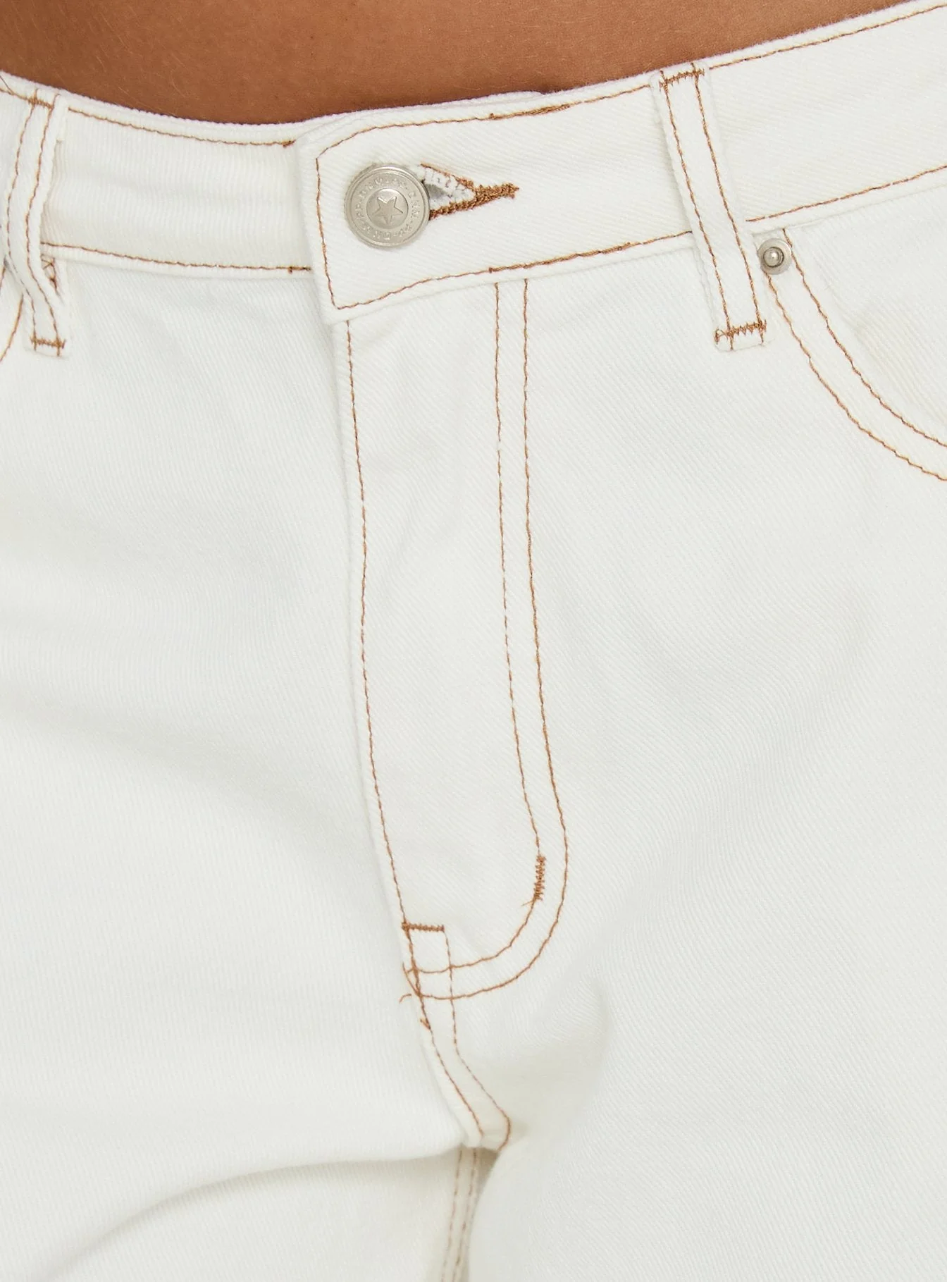 Naylor Mid Rise Wide Leg Jeans Cream Petite - Image 6
