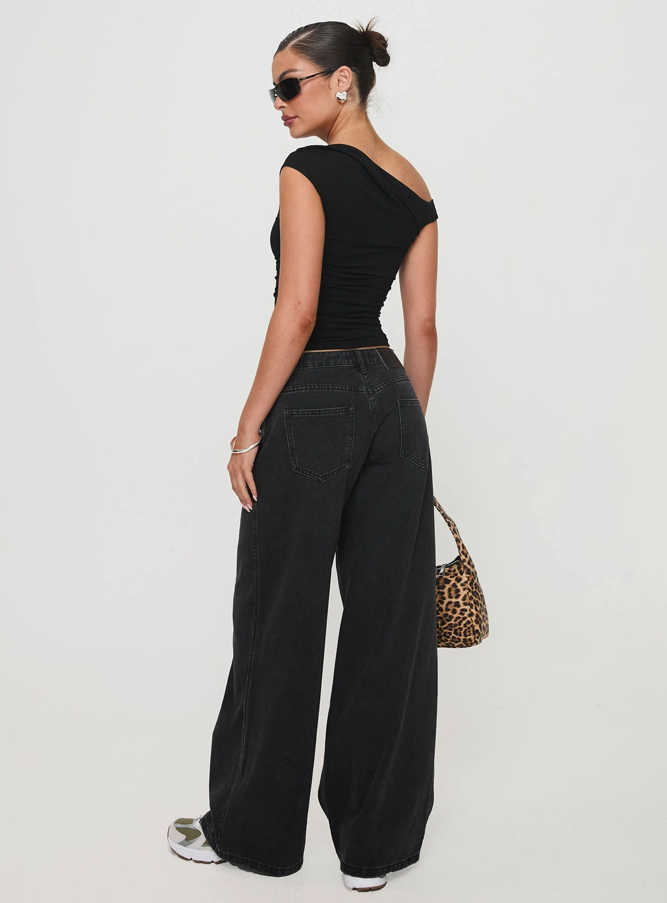 Ramos Low Rise Wide Leg Jeans Washed Black Petite - Image 4