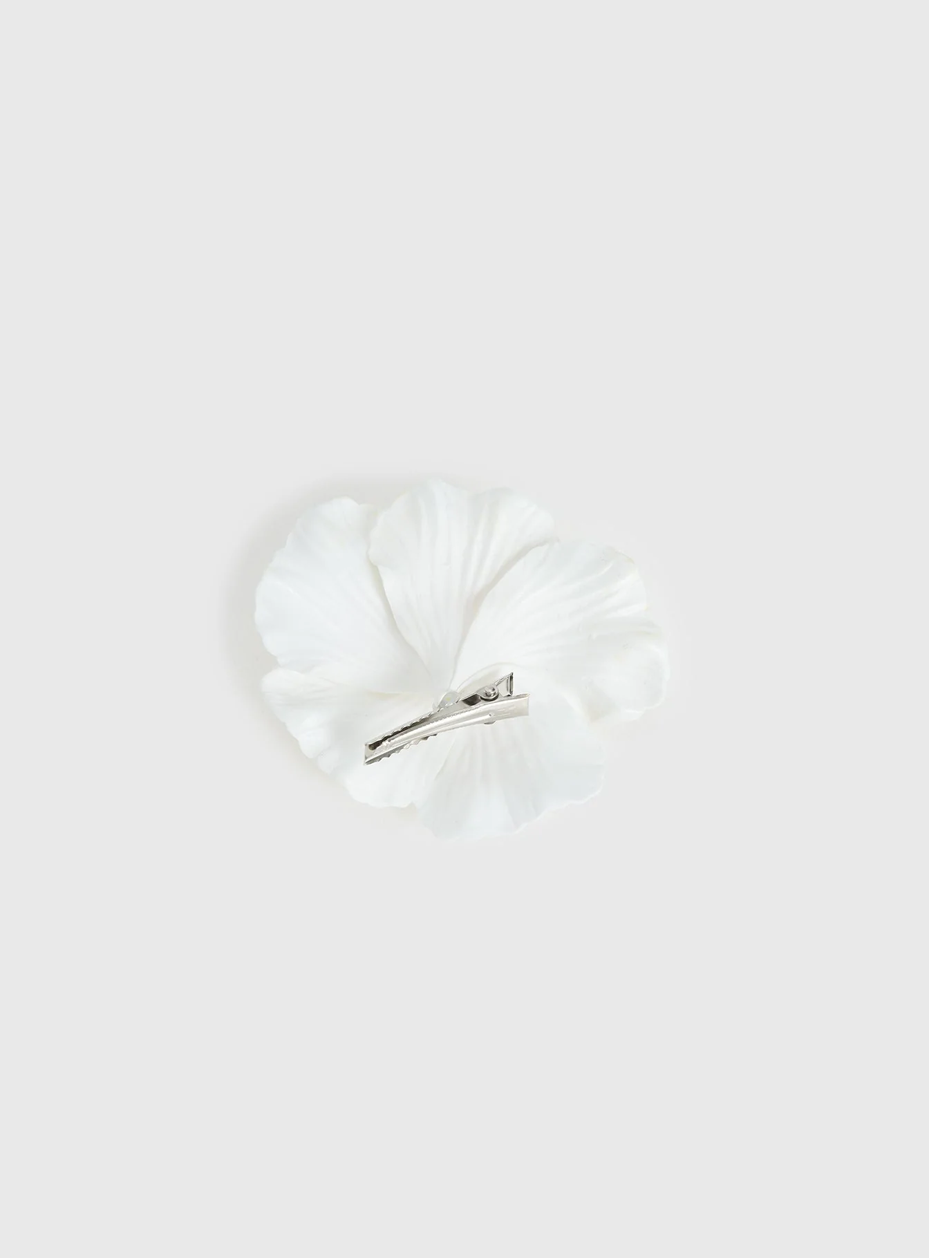 This Fate Flower Hair Clip Cream - Image 3